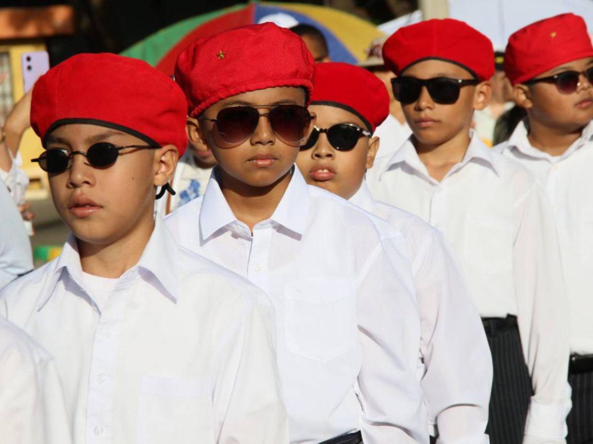 Fauna, próceres, palillonas y más: escuelas conmemoran el 204 aniversario de independencia