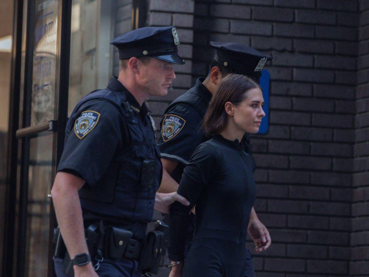 Arrestan a pareja rusa que se comprometió en la cima del Empire State Building