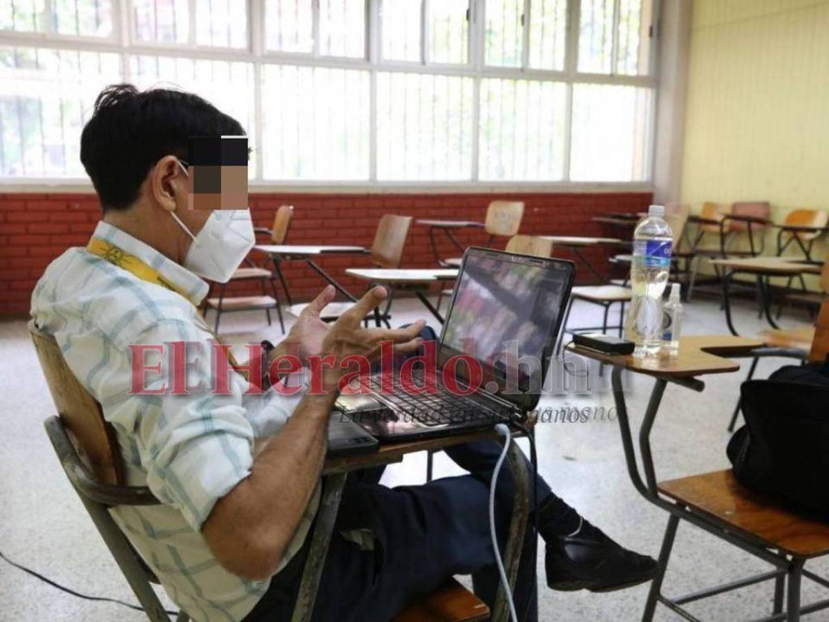 La FOMH exige la destitución de 3,000 maestros que dan clases desde el extranjero