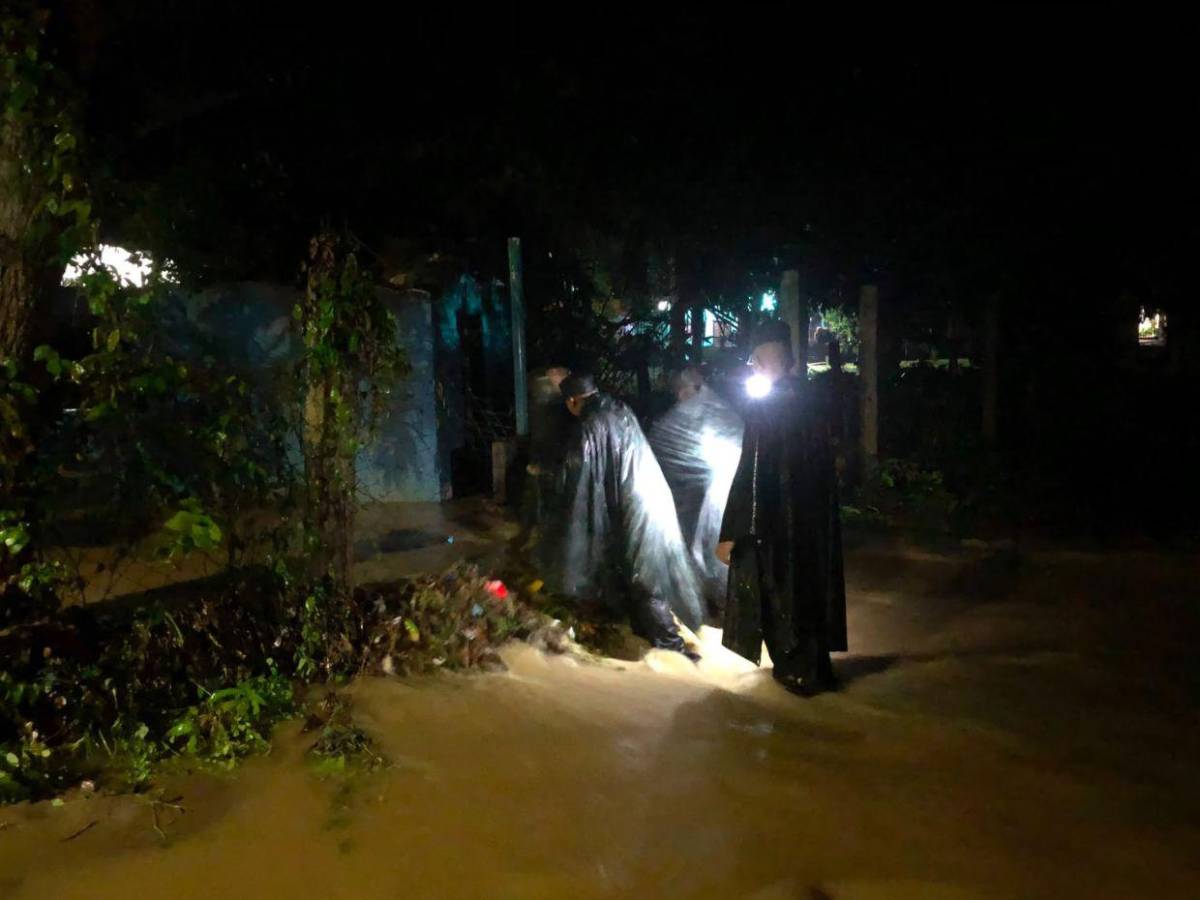 Fuertes lluvias dejan inundaciones y decenas de evacuados en Quimistán, Santa Bárbara