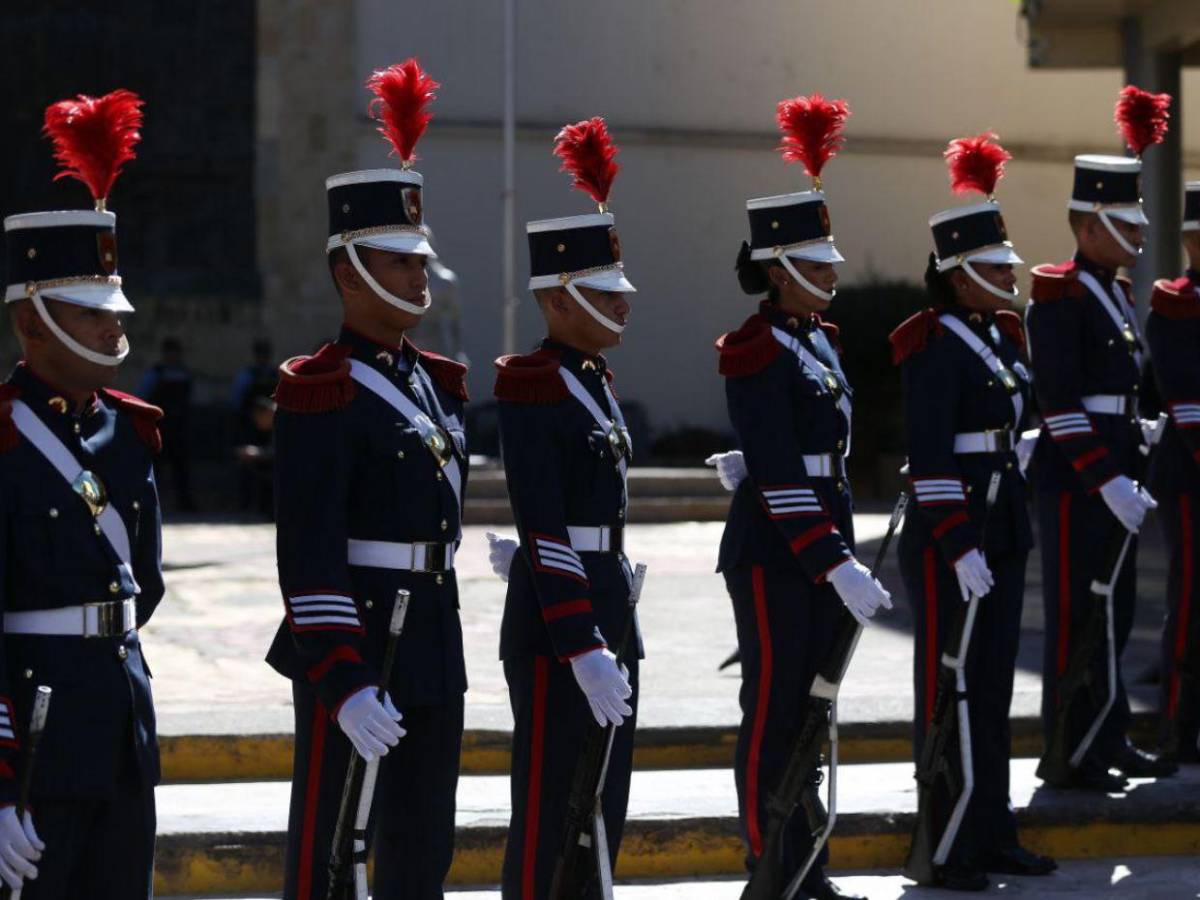 Ambiente en las afueras del Congreso Nacional previo al inicio de primera legislatura