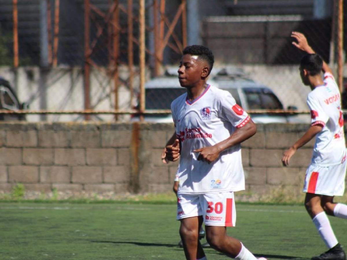 Familiar de excandidata presidencial e hijo de leyenda: la vida del delantero hondureño Dereck Moncada