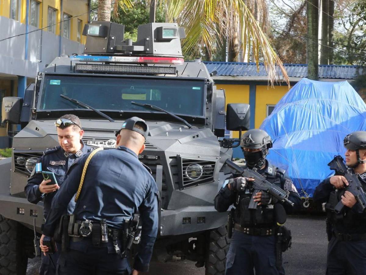 Envían a Támara a extraditables que acudieron a audiencia con “sonrisa de oreja a oreja”