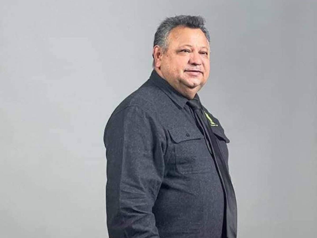 Durmiendo en una banca y sin productos de higiene: denuncian maltrato hacia pastor Daniel Fuentes