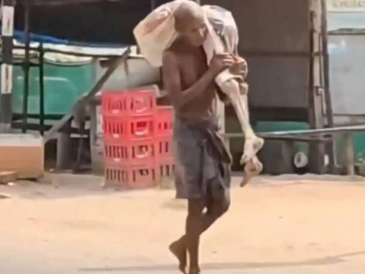 Jeetu Munda desenterró a su hermana y la llevó al banco para sacar 200 dólares