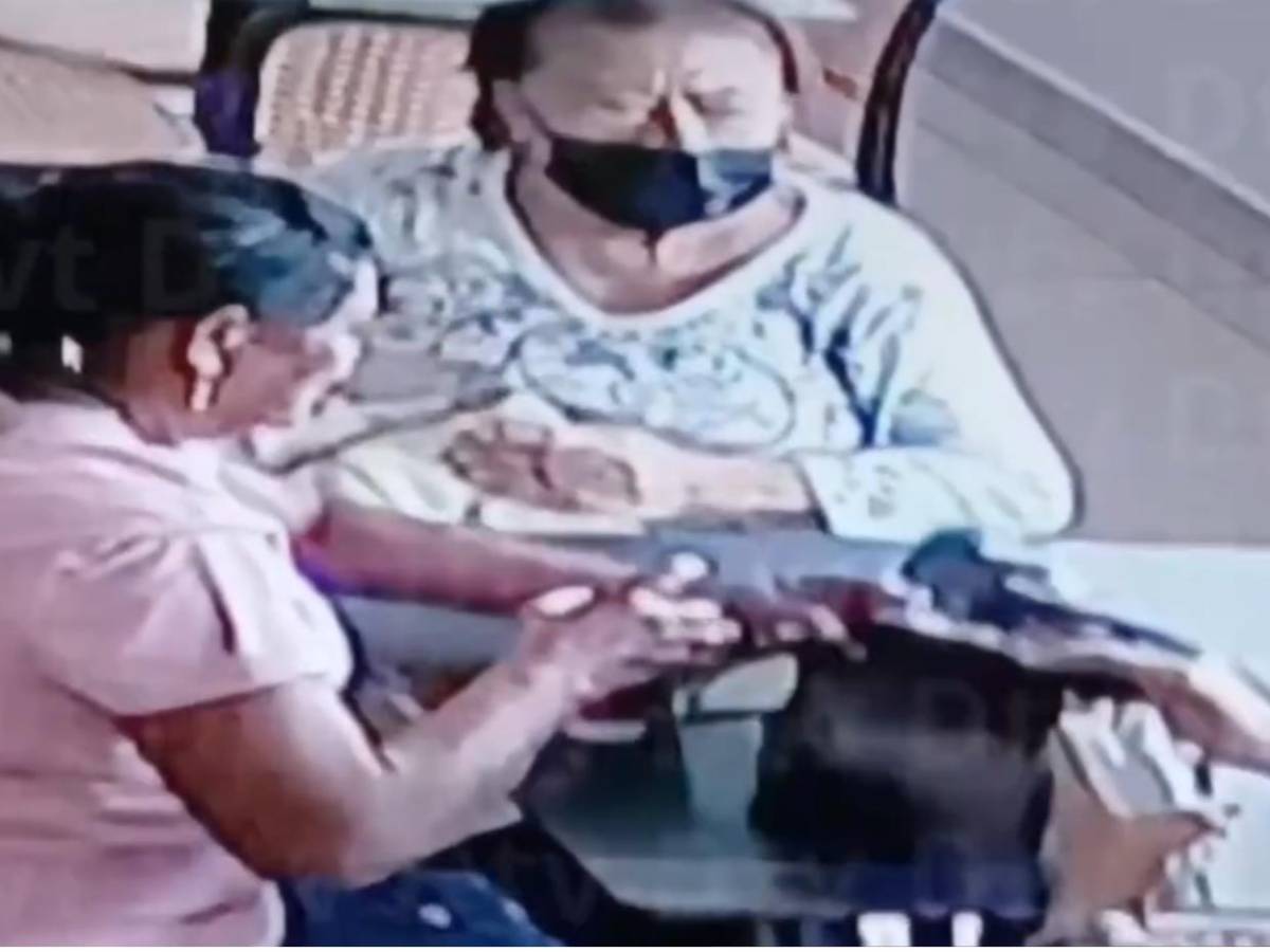 La durmieron con un polvito: Capturan a dos ancianas por robo de L200 mil en Lempira