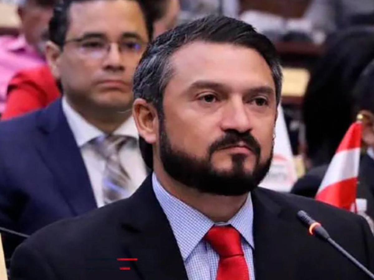 ¿Menores de edad podrán tener licencia para conducir? Esto dice iniciativa de Yuri Sabas