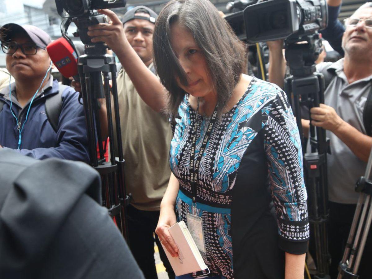 “Grupo élite” del TSC llega al CNE para indagar contratos del traslado de maletas electorales