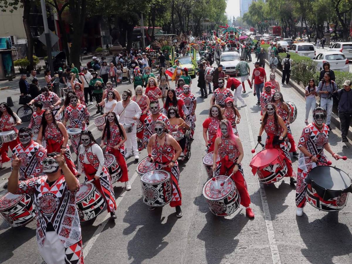 Desfile de Catrinas Mundialistas inunda Ciudad de México previo al Mundial 2026