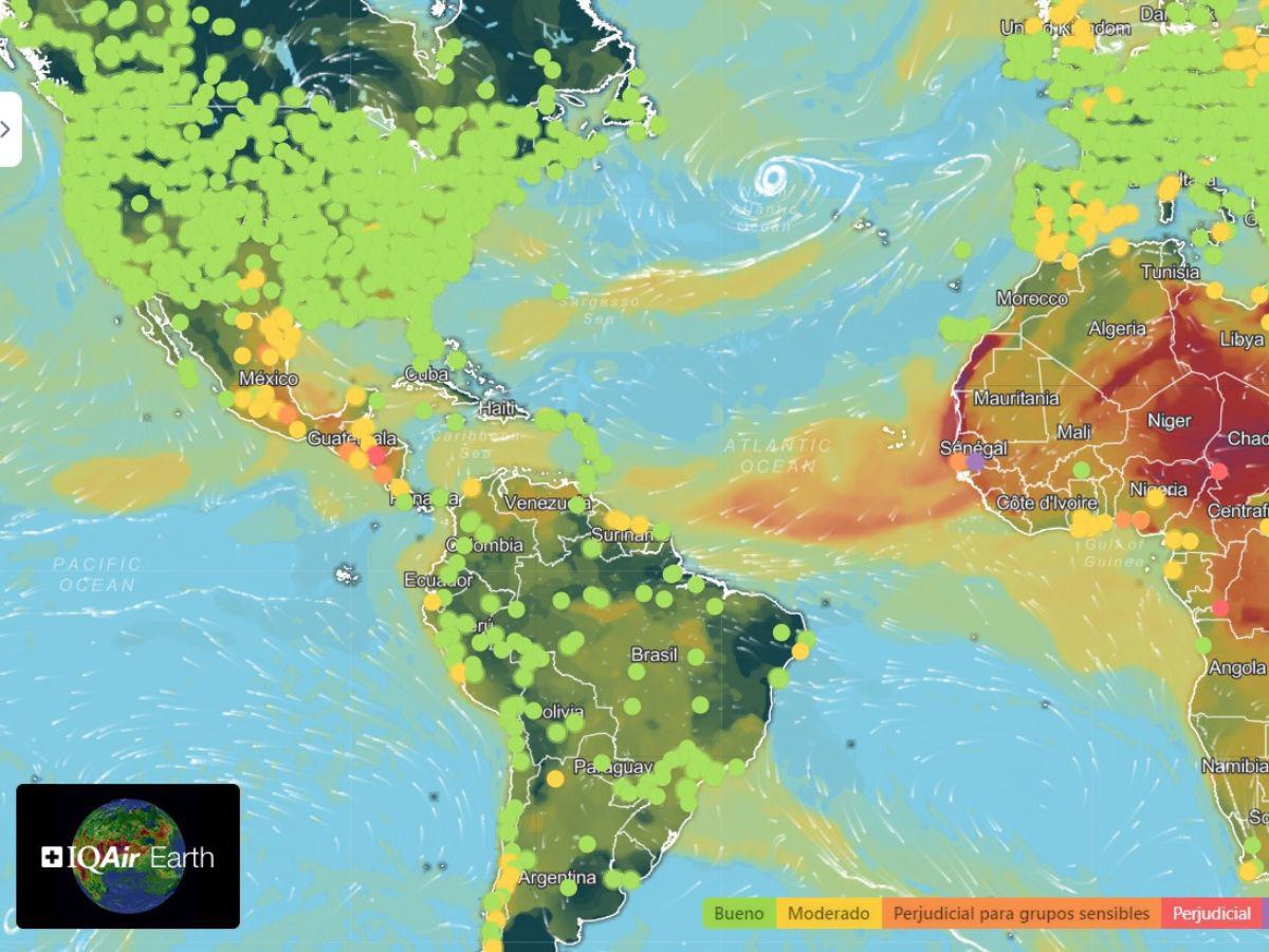 El mapa disponible en el sitio web de IQAir mide la calidad de aire, siendo el verde la mejor calidad y los colores más cálidos representan la peor calidad y mayor contaminación.