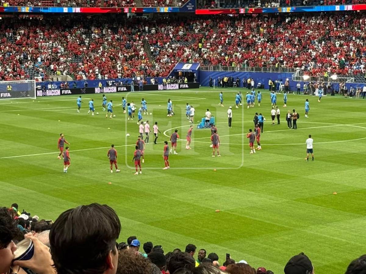 El 7 de Cristiano Ronaldo invade el Houston Stadium en impresionante marea roja