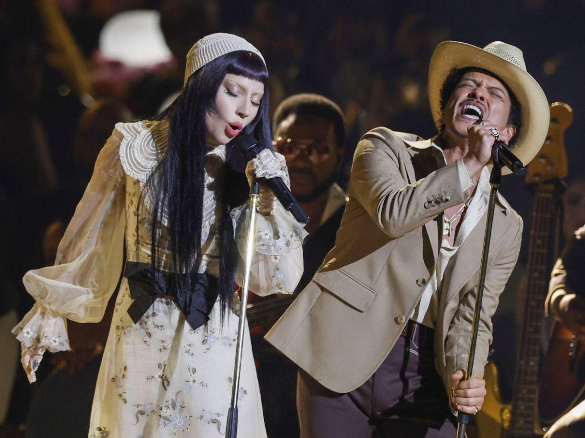 Lady Gaga: ¿A cuánto asciende el valor de su anillo de compromiso? Lady Gaga: ¿A cuánto asciende el valor de su anillo de compromiso?