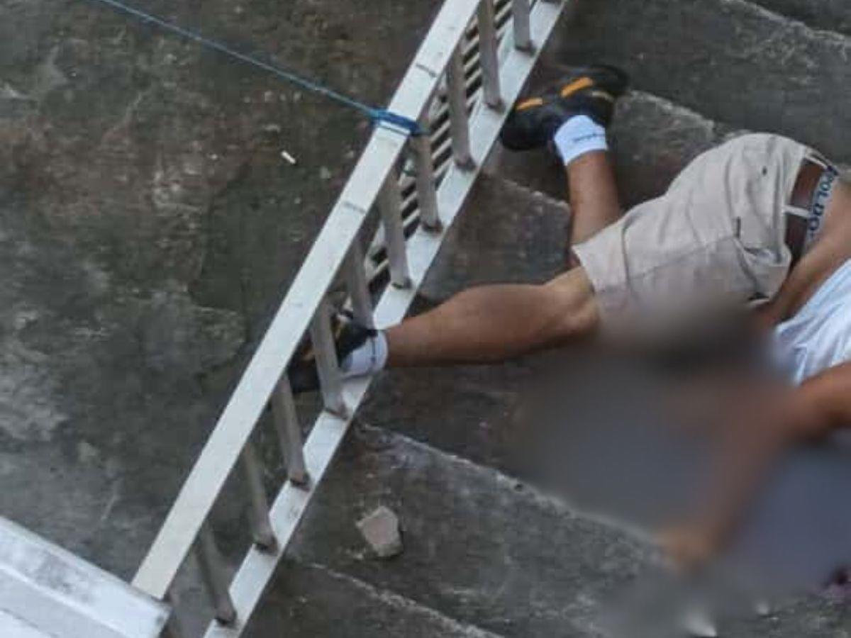 Tras “provocar” múltiple colisión, conductor intentó huir y murió al caer por unas gradas