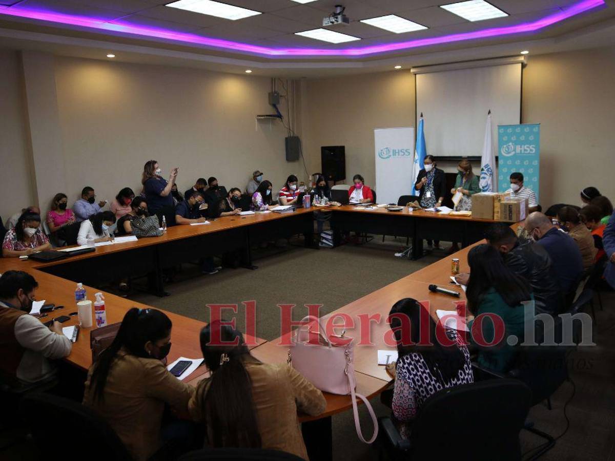 25 empresas ofertan en compra directa de medicamentos para el IHSS