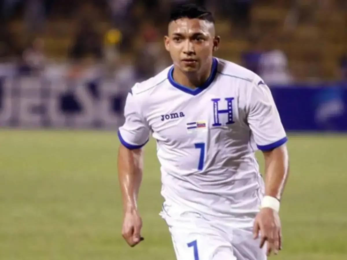 Famosa revista de España causa polémica al nombrar los 15 mejores futbolistas de Honduras