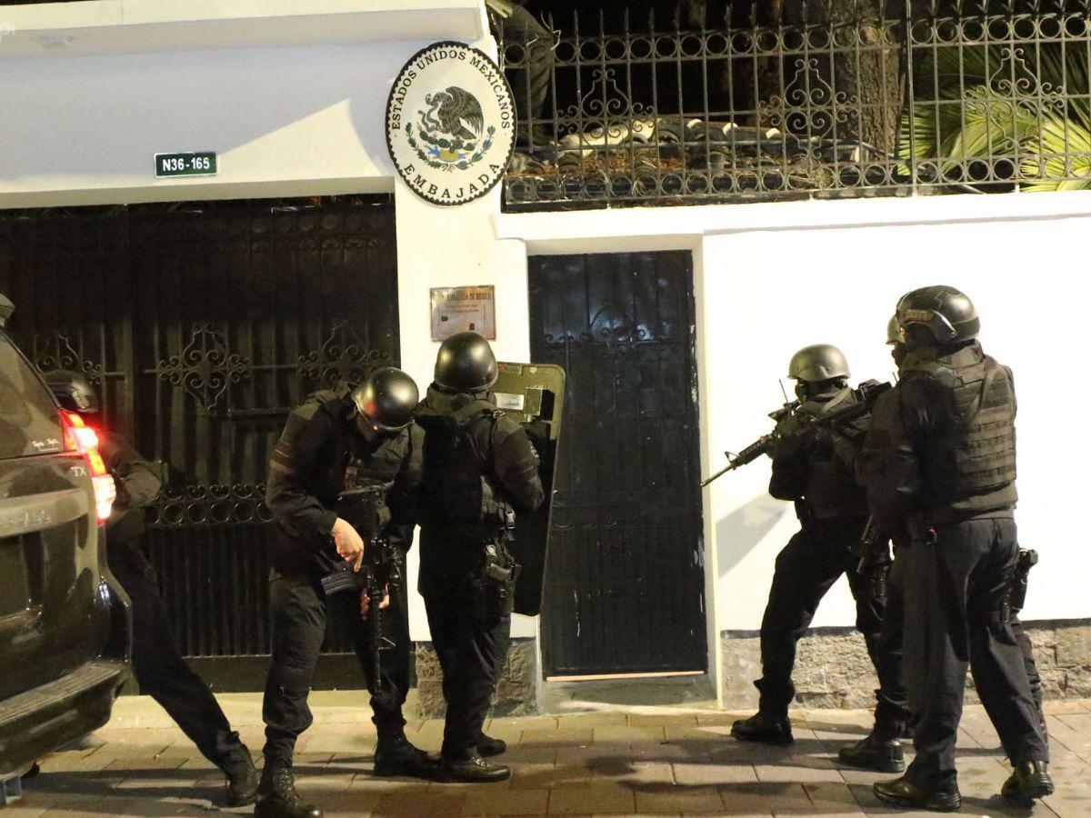 Policía de Ecuador irrumpe embajada de México para detener a exvicepresidente Jorge Glas