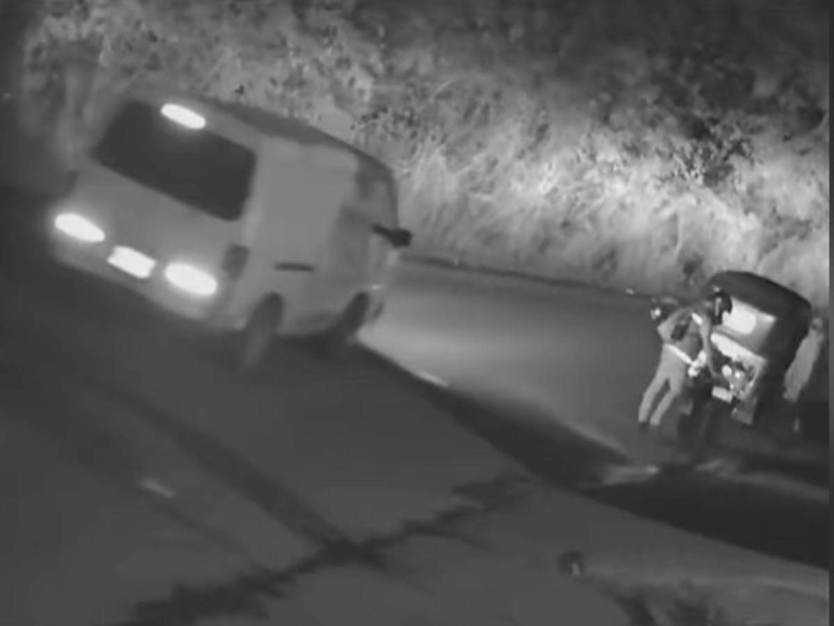 En 32 segundos y en mototaxi asaltan a un motociclista en Los Laureles