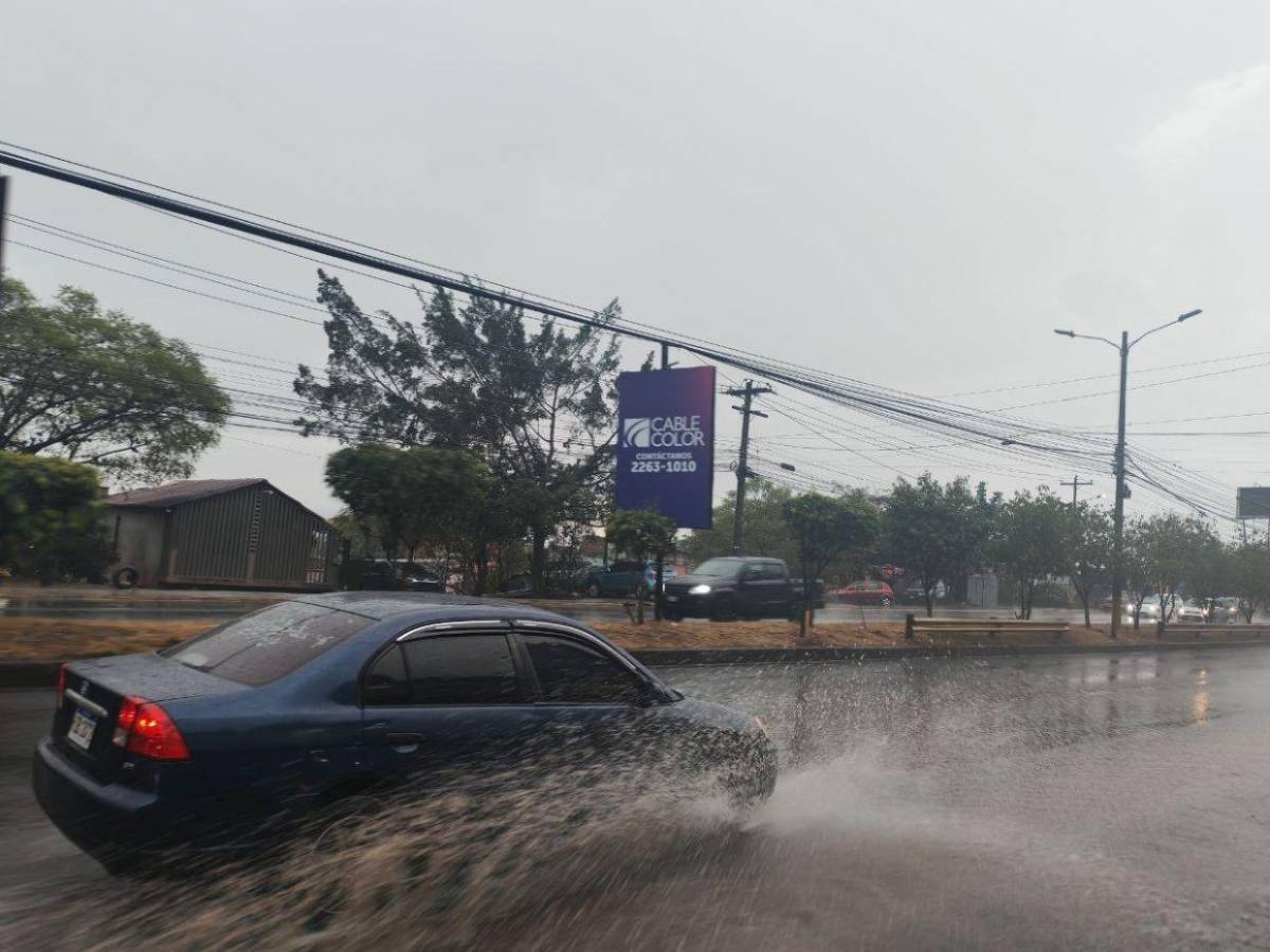 ¡Llueve en Tegucigalpa! Tormenta refresca la tarde en diferentes sectores de la capital