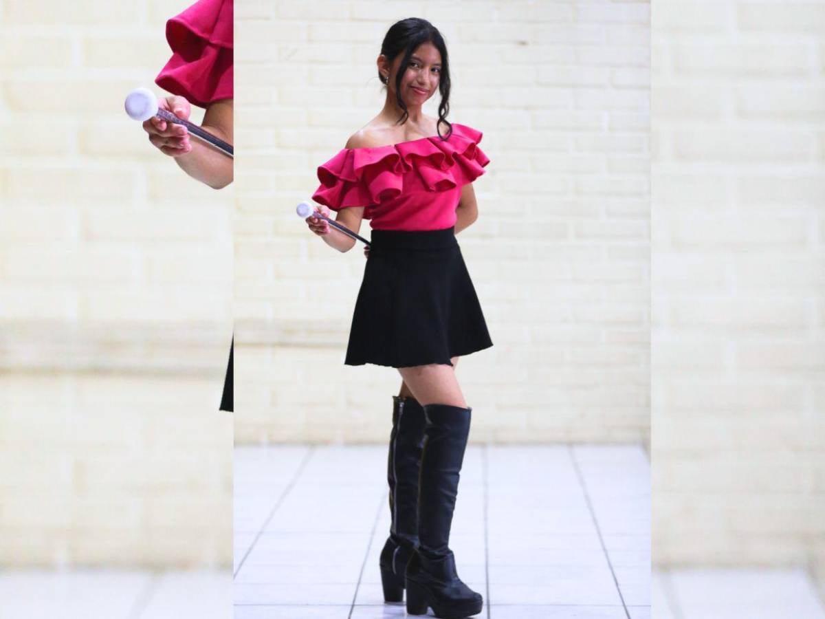 Con orgullo patrio, palillonas del Instituto Superación San Francisco listas para los desfiles