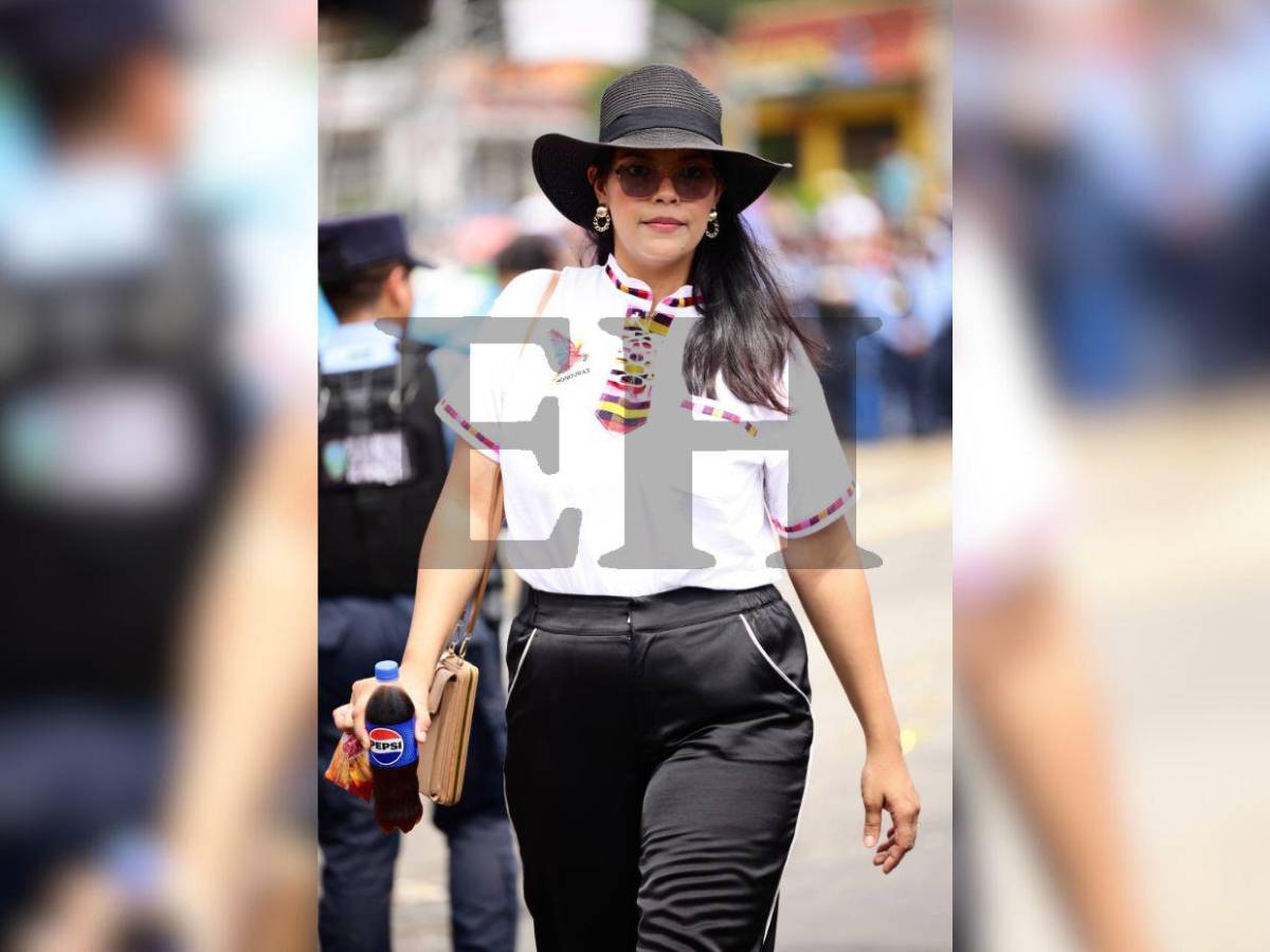 Las maestras que brillaron en los desfiles patrios 2025