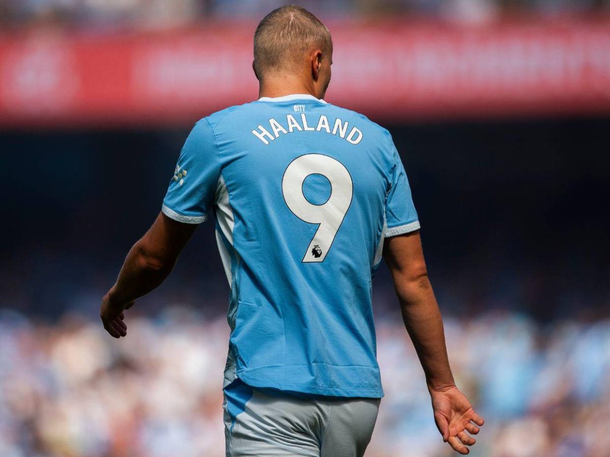 Nuevo look y victoria para Haaland en el regreso de la Premier League