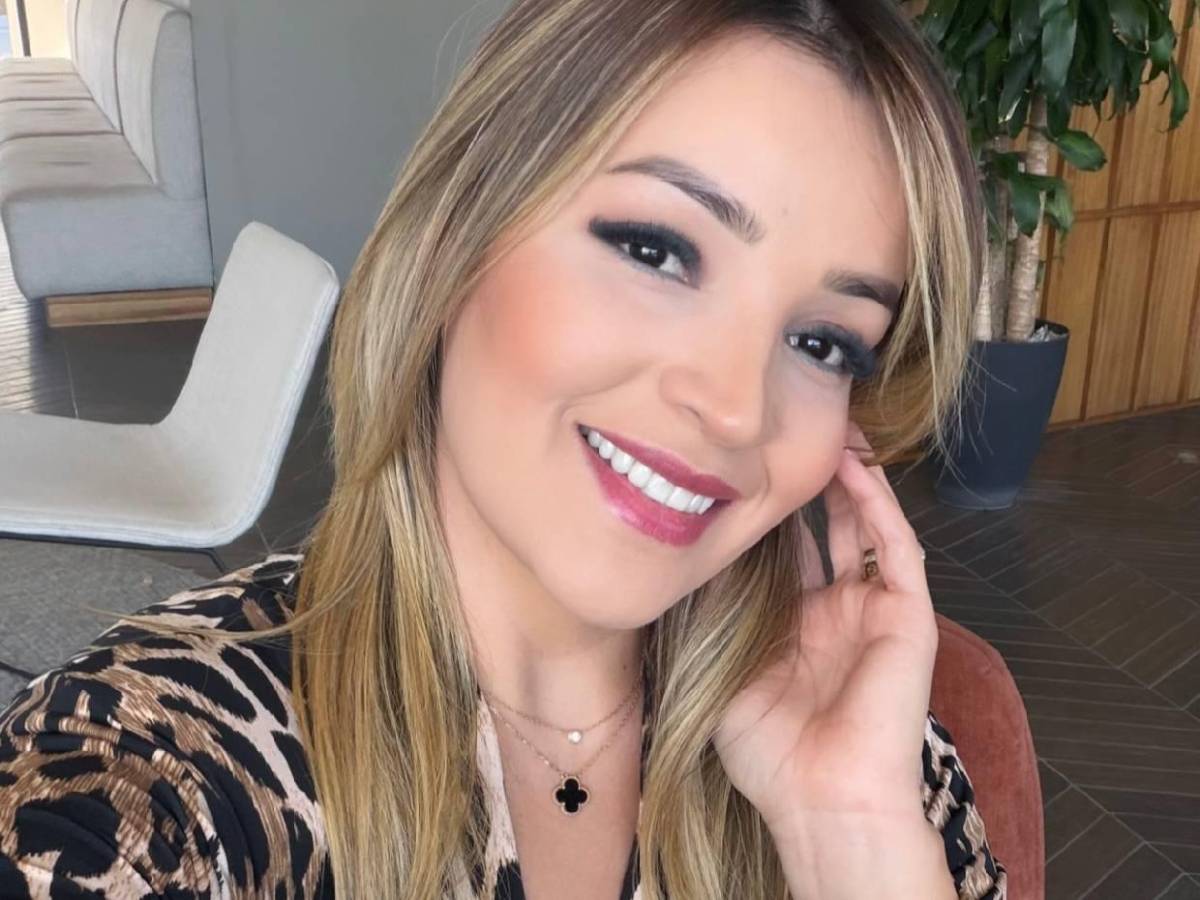 Esposa de Emilio Izaguirre sale en defensa de su hijo y expone mensajes tras choque de vehículo