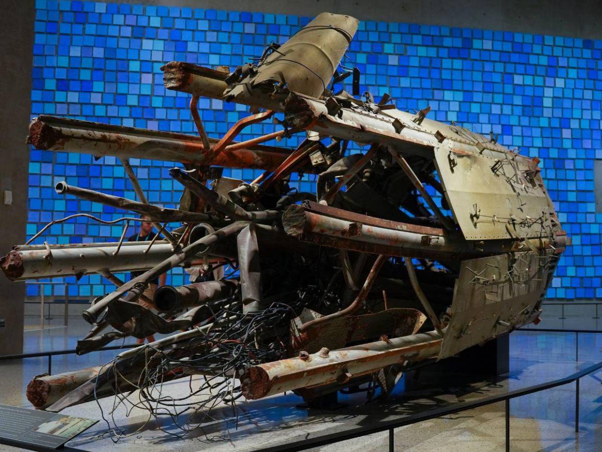 El 11S persigue, entre enfermedades y recuerdos, a bomberos y rescatistas 25 años después