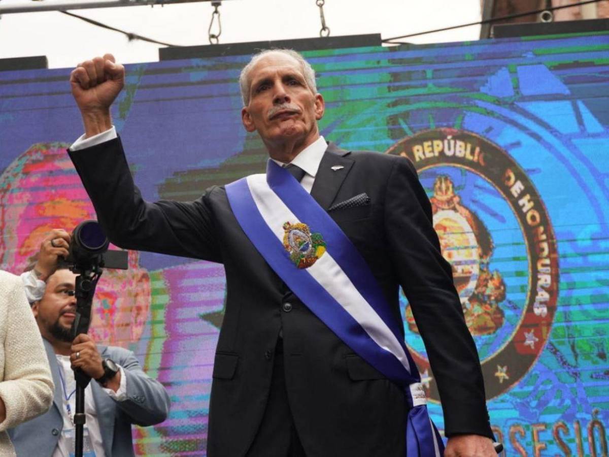 Sin shows culturales ni artísticos: así asumió la presidencia Nasry Asfura