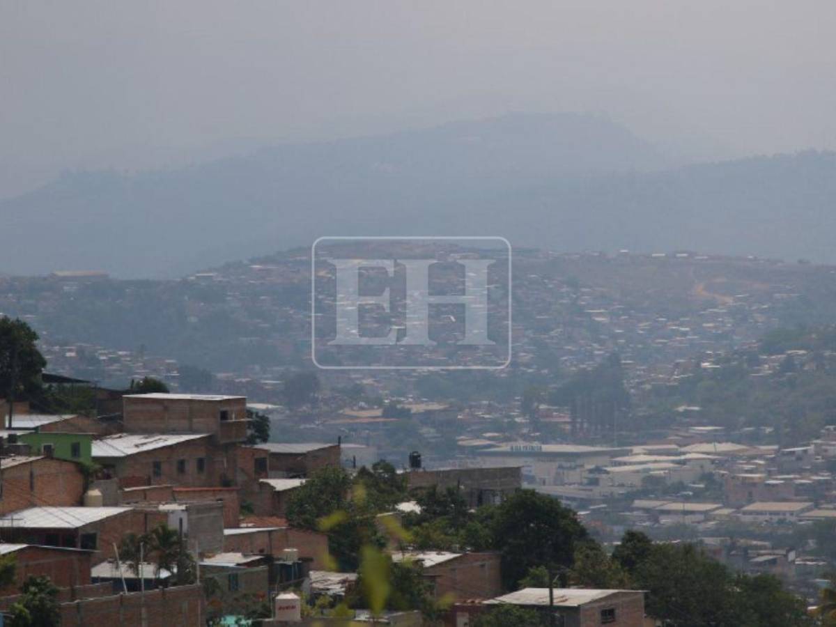 Llena de densa bruma: así luce la capital hondureña