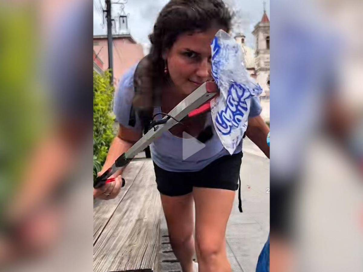 ¿Quiénes son Mikaela y Jirka, turistas que recorren Honduras y recolectan basura?