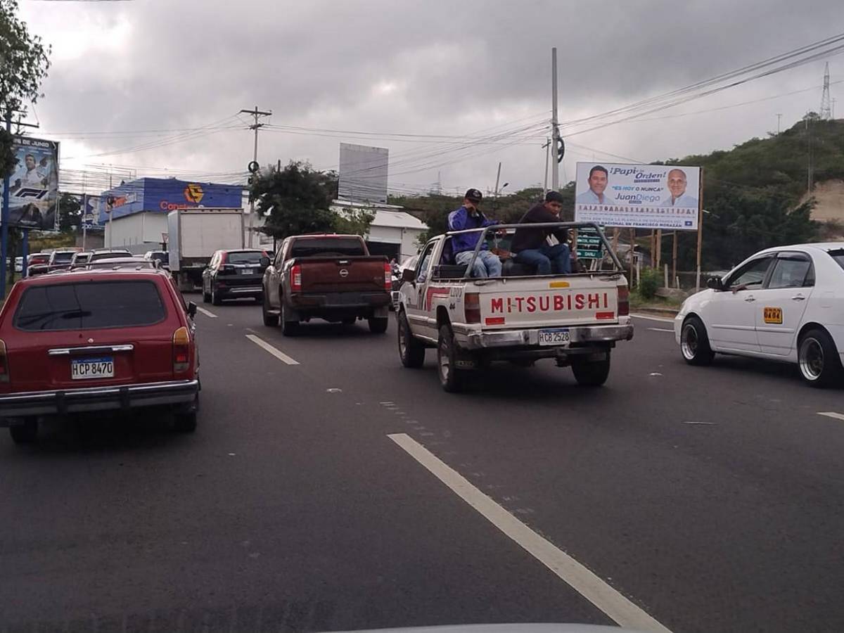 Protesta de enfermeras auxiliares desencadena caos en bulevar Suyapa y Centroamérica