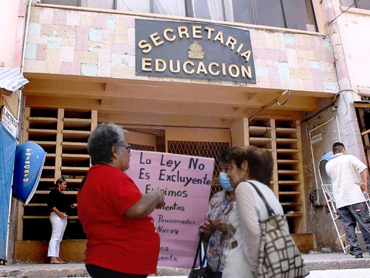 Maestros denuncian abuso de poder desde la Secretaría de Educación