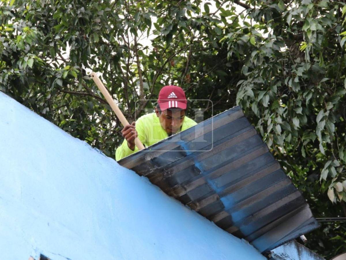 Para construir un tercer carril en la salida al sur: Comienzan con las demoliciones de viviendas
