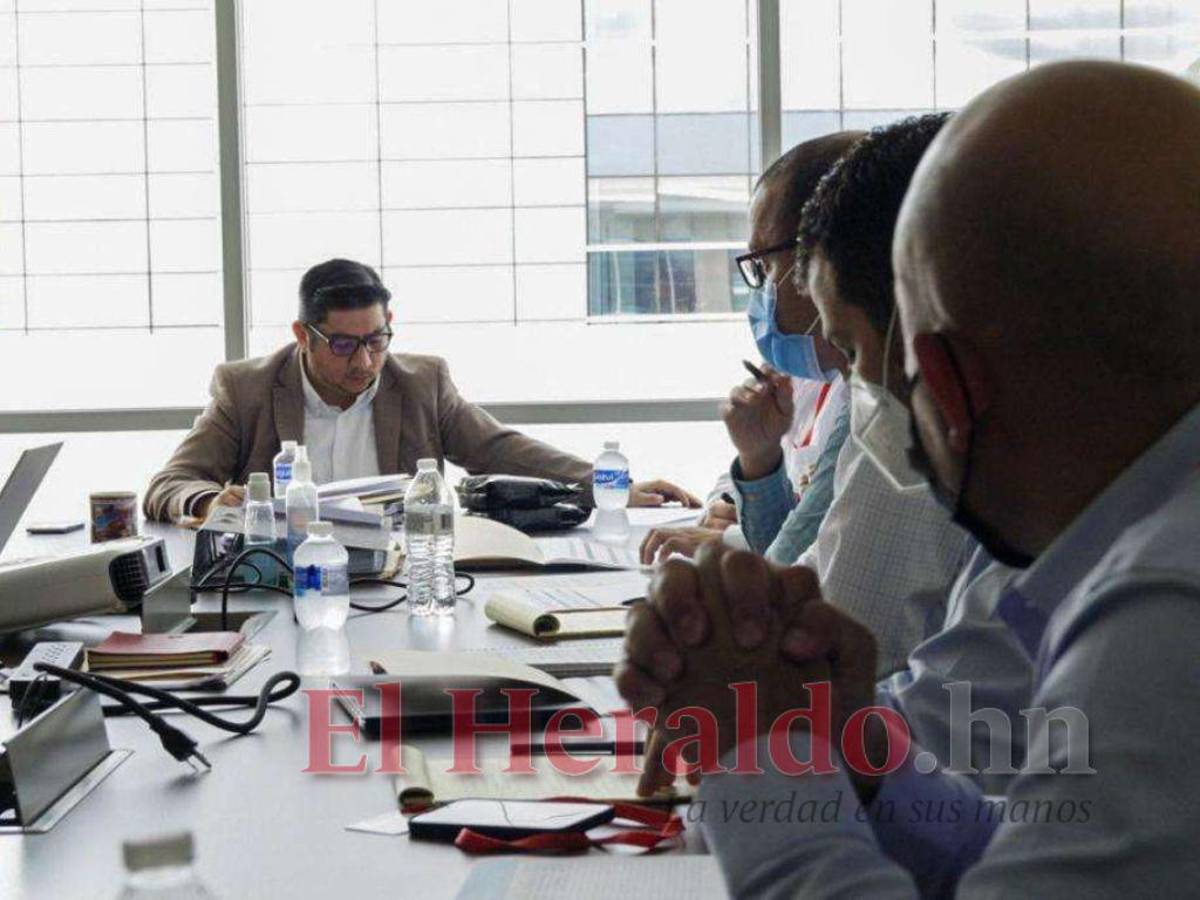 La ENEE anuncia preacuerdo con ocho generadores privados