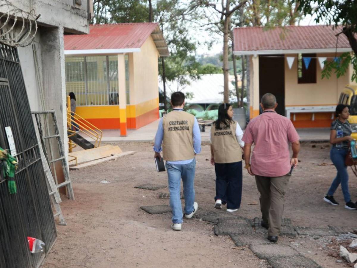 Retrasos e impasses presencian observadores electorales en las primarias 2025