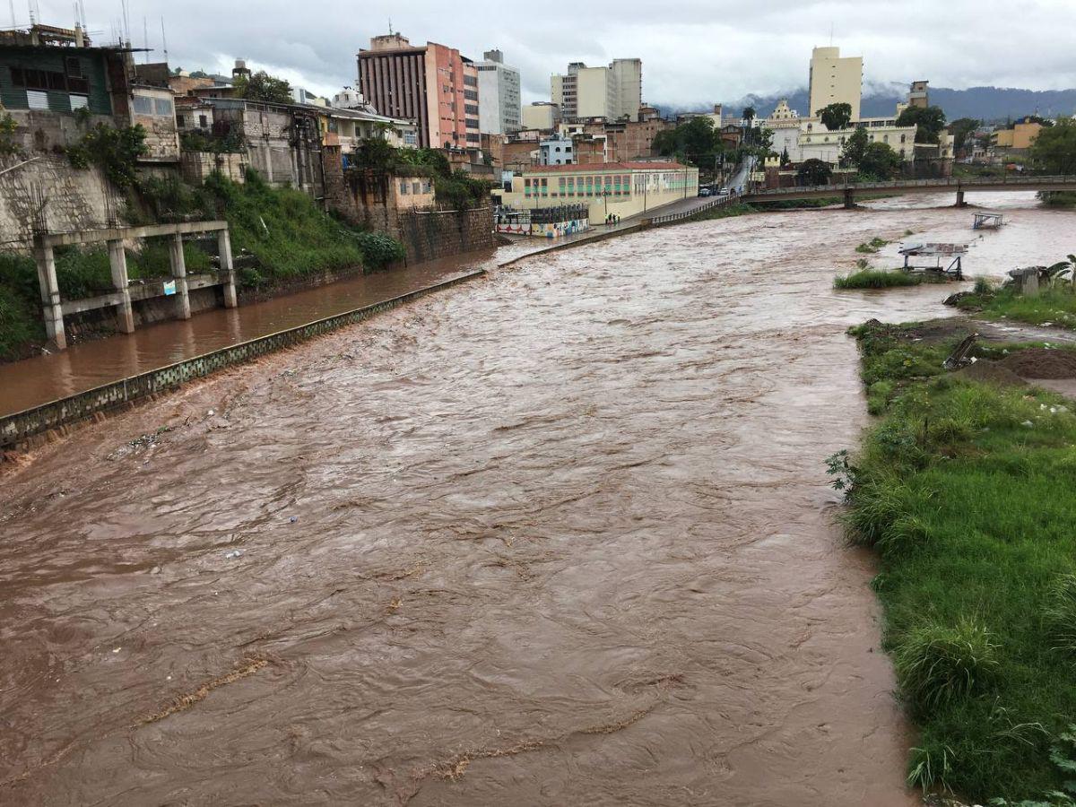 ¡Desastre! Así se encuentra el río Choluteca tras su desbordamiento en la capital ¡Desastre! Así se encuentra el río Choluteca tras su desbordamiento en la capital