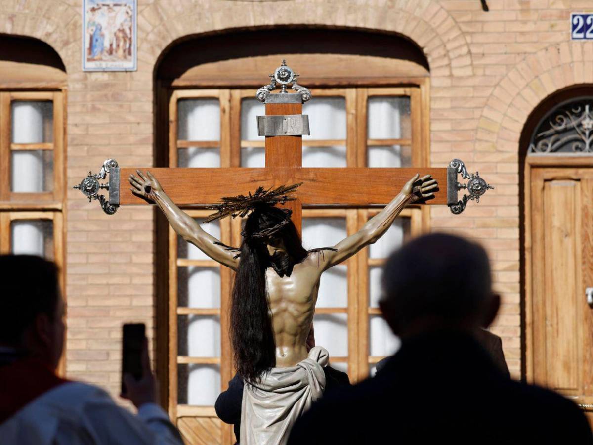 El mundo revive la historia de la crucifixión de Jesús en este Viernes Santo