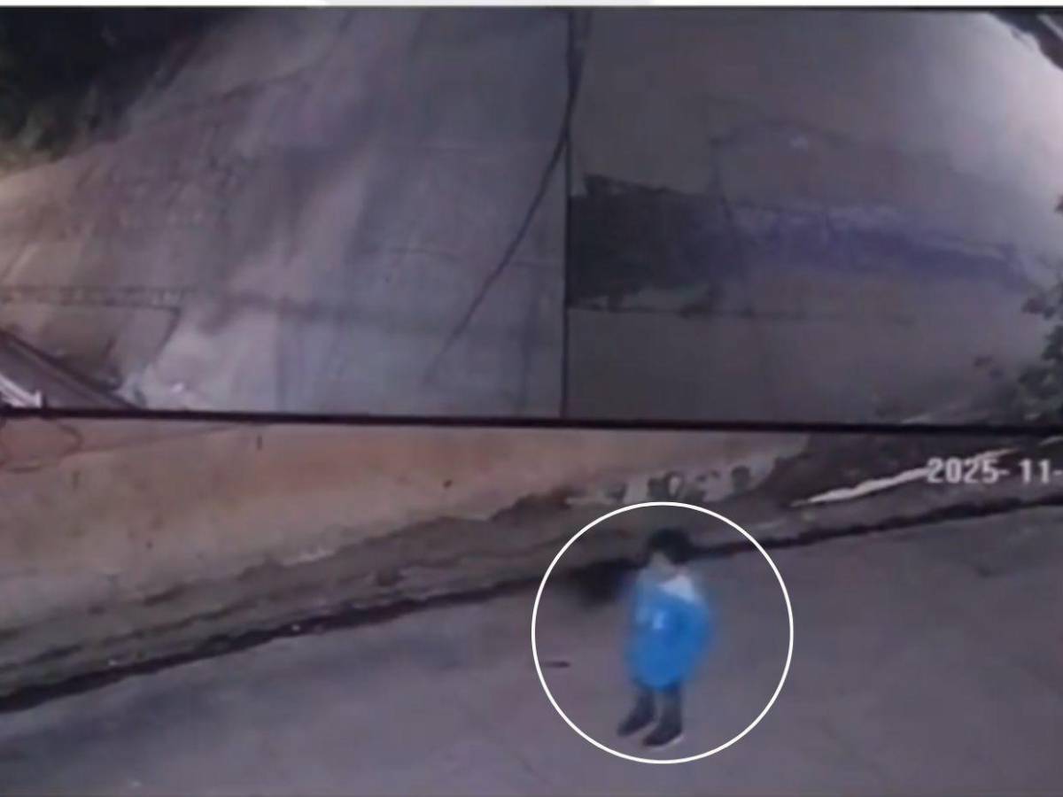 Cámaras captan a niño minutos antes de su rapto y asesinato en El Tablón