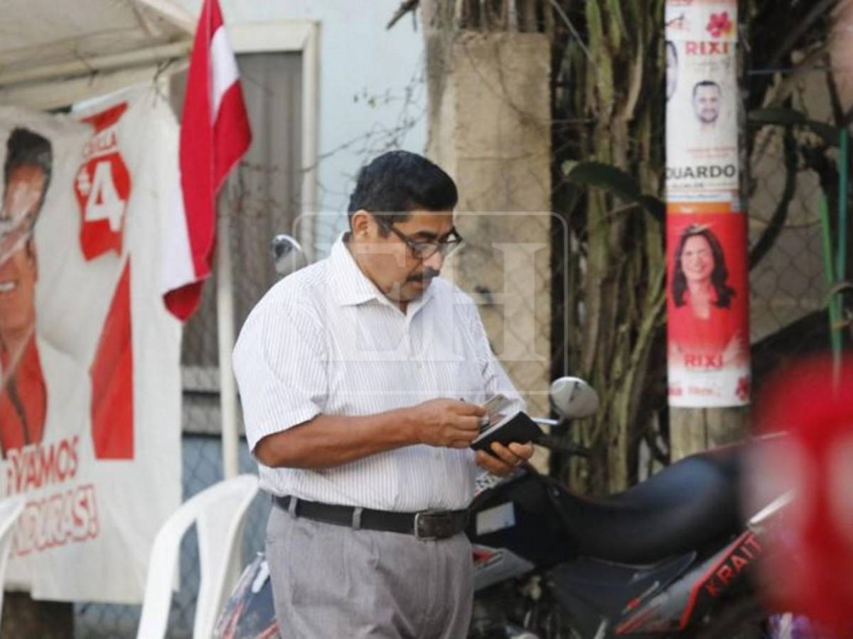 Hondureños madrugaron a esperar apertura de urnas para votar
