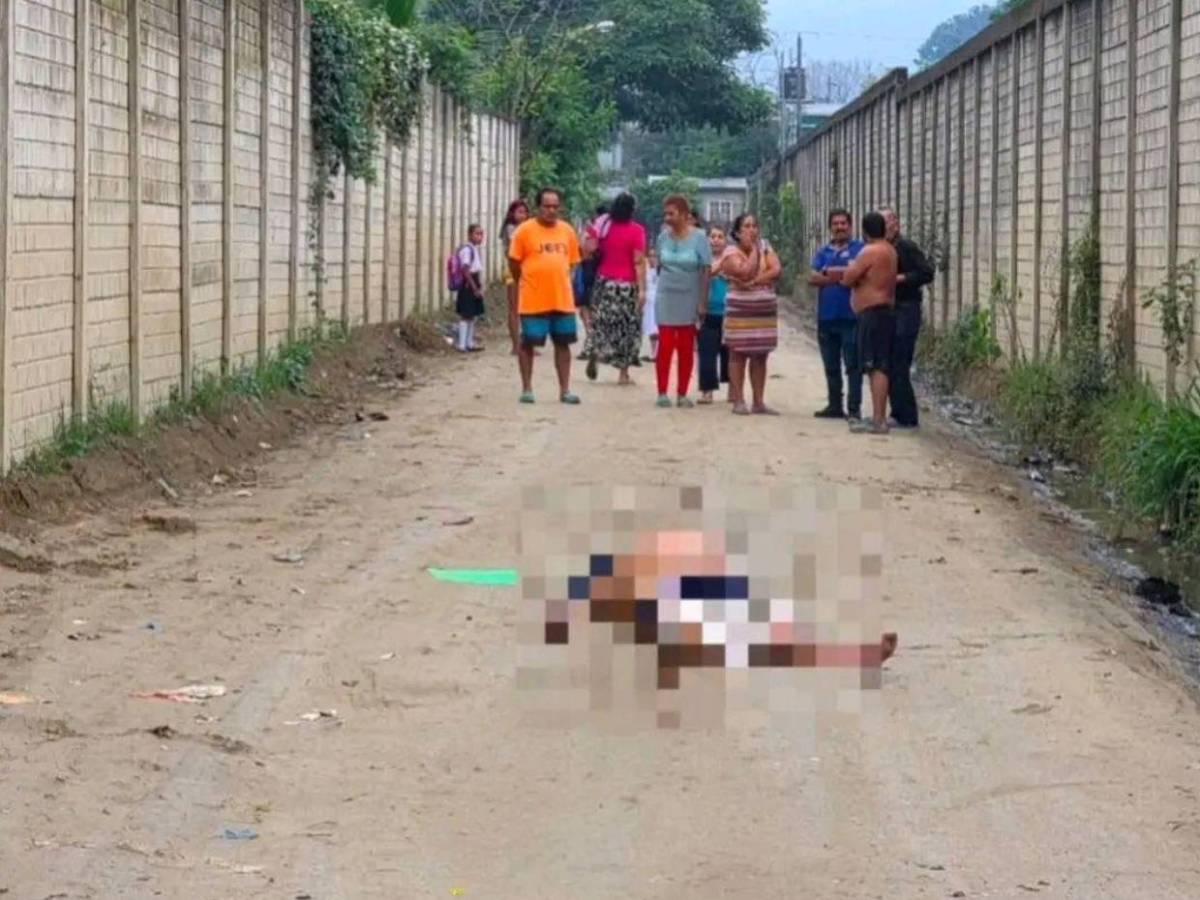 Su esposa se desmayó al encontrarlo: Muerte de taxista VIP en SPS y le dejan un rótulo