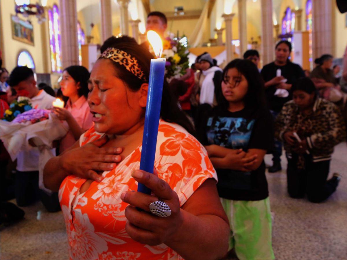 Gratitud, devoción y fe muestran peregrinos al visitar la Basílica de Suyapa Gratitud, devoción y fe muestran peregrinos al visitar la Basílica de Suyapa