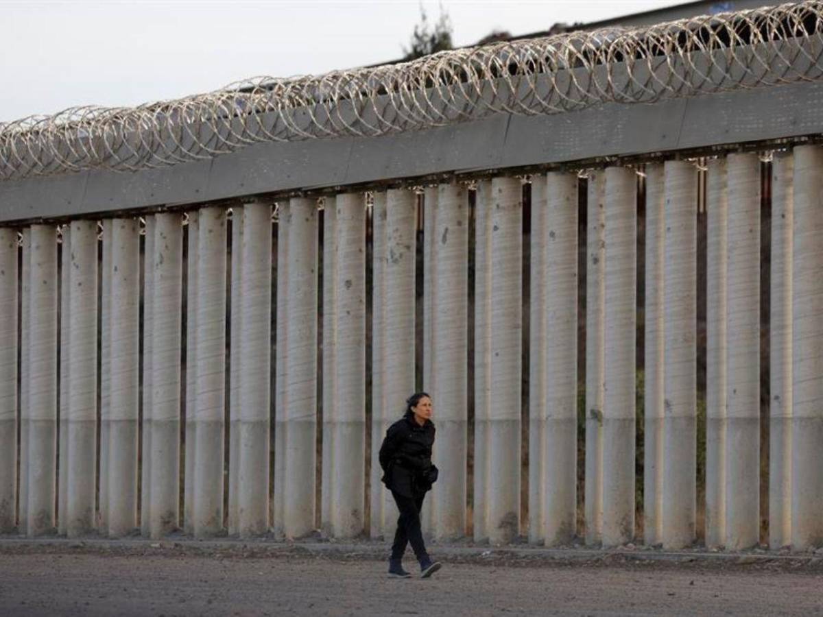 El Pentágono despliega 1.500 soldados para reforzar la frontera entre EUA y México
