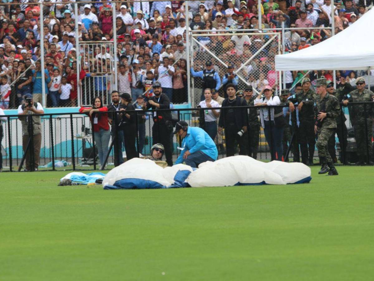 ¿Quién es Ever Maldonado, el paracaidista que se accidentó en los desfiles patrios?