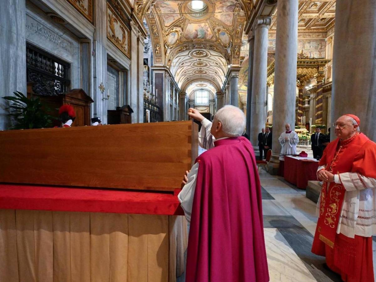 Del camarlengo a la voz que dirá 'Habemus papam': ¿Quién es quién en el Cónclave?