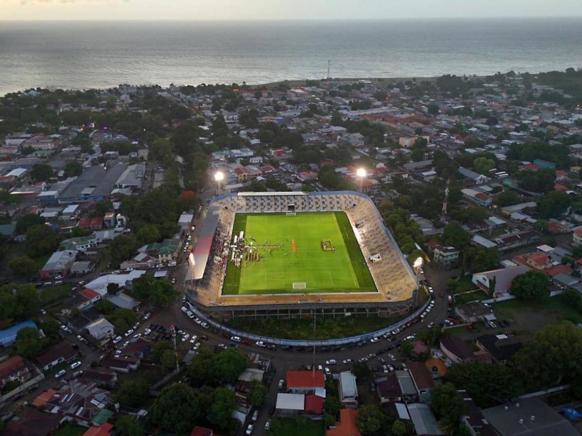 Cuánto costó instalarle grama híbrida a los estadios de Tegucigalpa, SPS, La Ceiba y Juticalpa