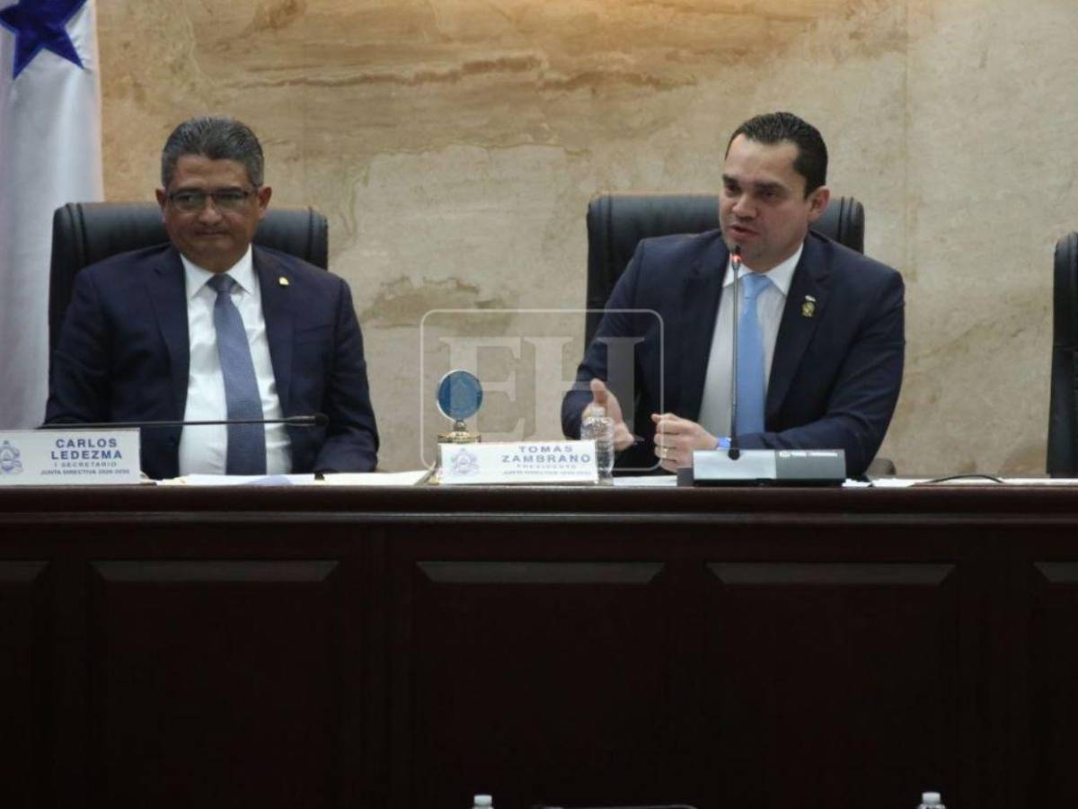 ¿Qué sanciones tendrán diputados que no cumplan con el nuevo código de vestimenta del Congreso?