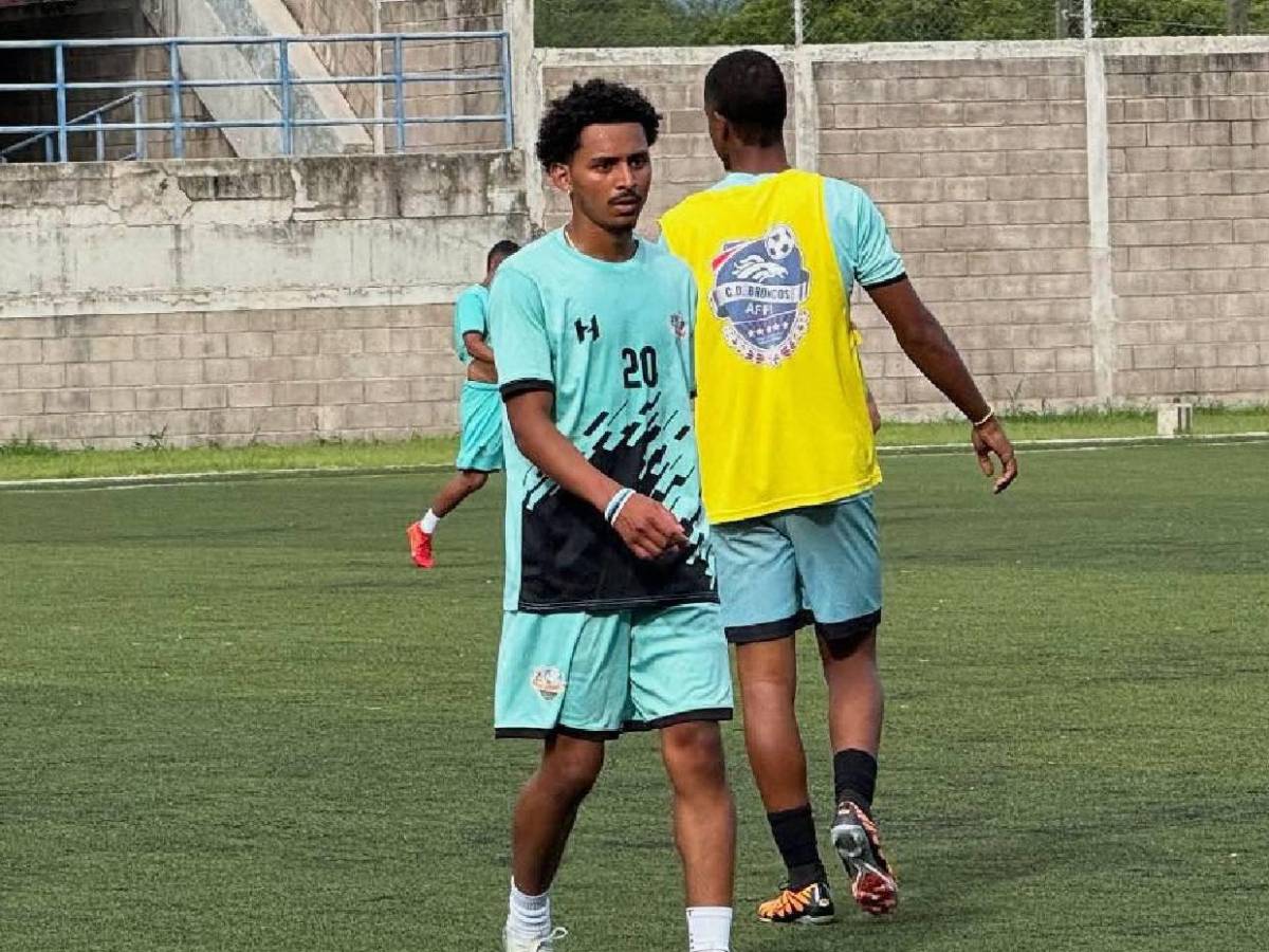 Joven hondureño que fue deportado de EE UU sorprende y es fichado por equipo de Liga Nacional