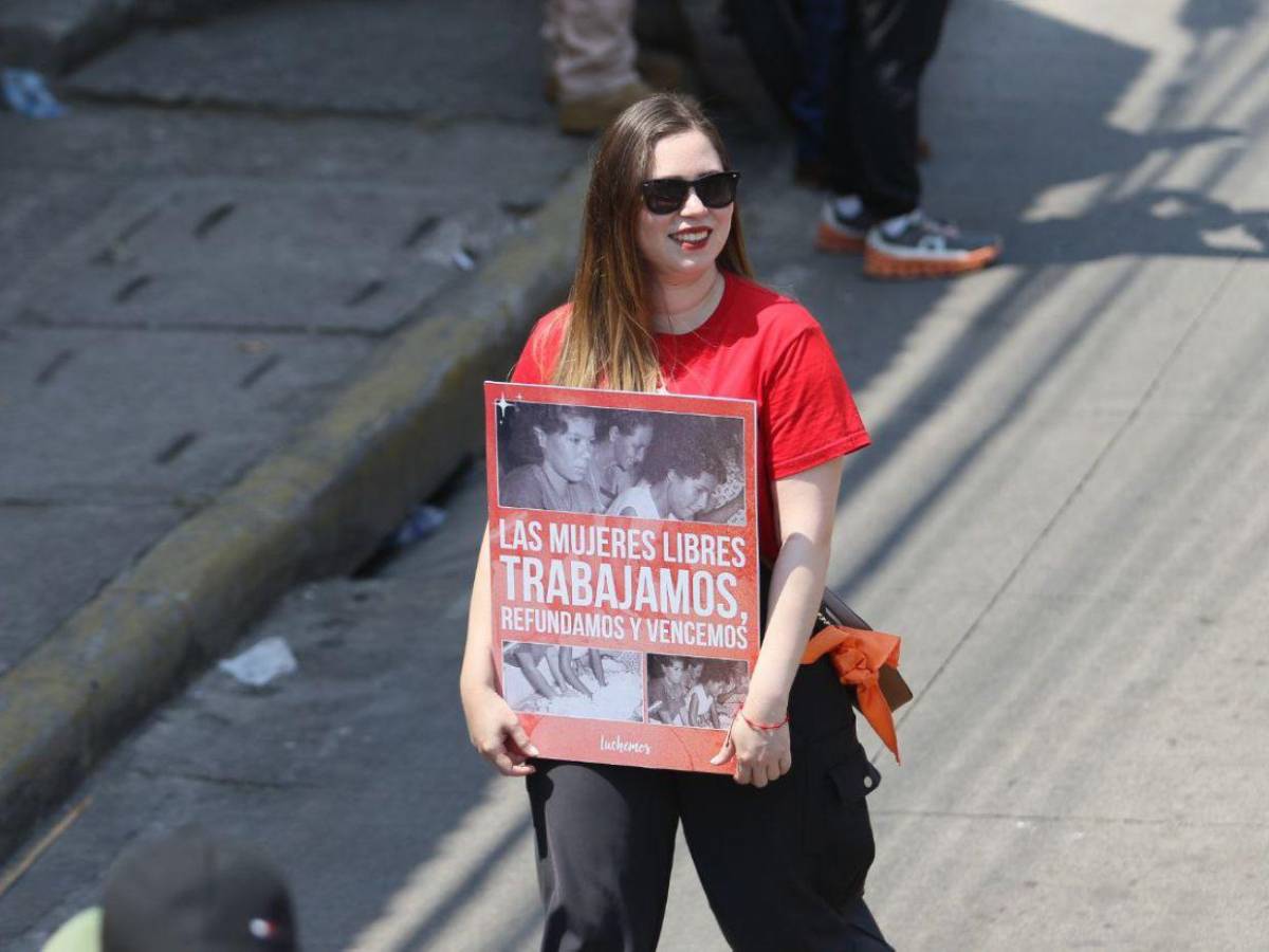 Entre consignas y sonrisas: ellas brillaron en la marcha del Día del Trabajador en la capital