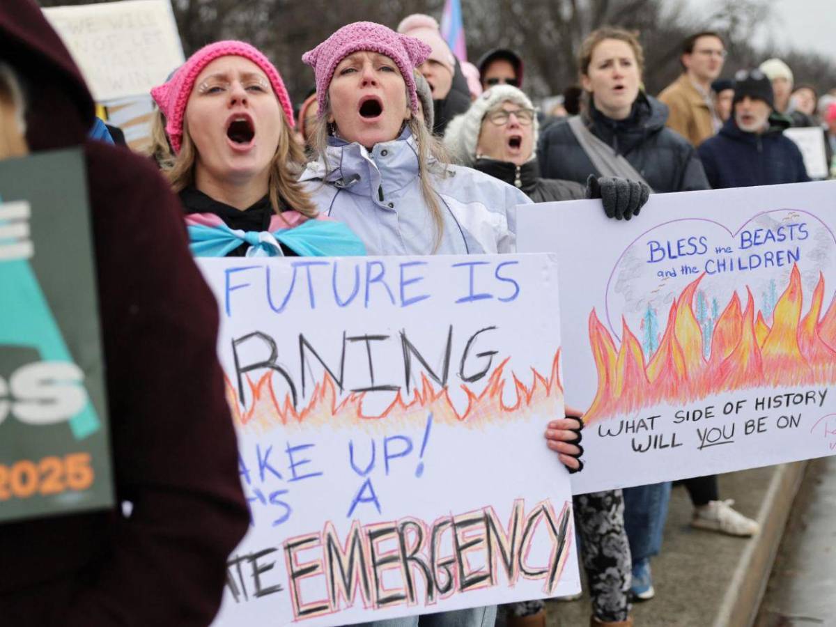 Miles marchan en Washington con un mensaje claro a Trump: los derechos de las mujeres