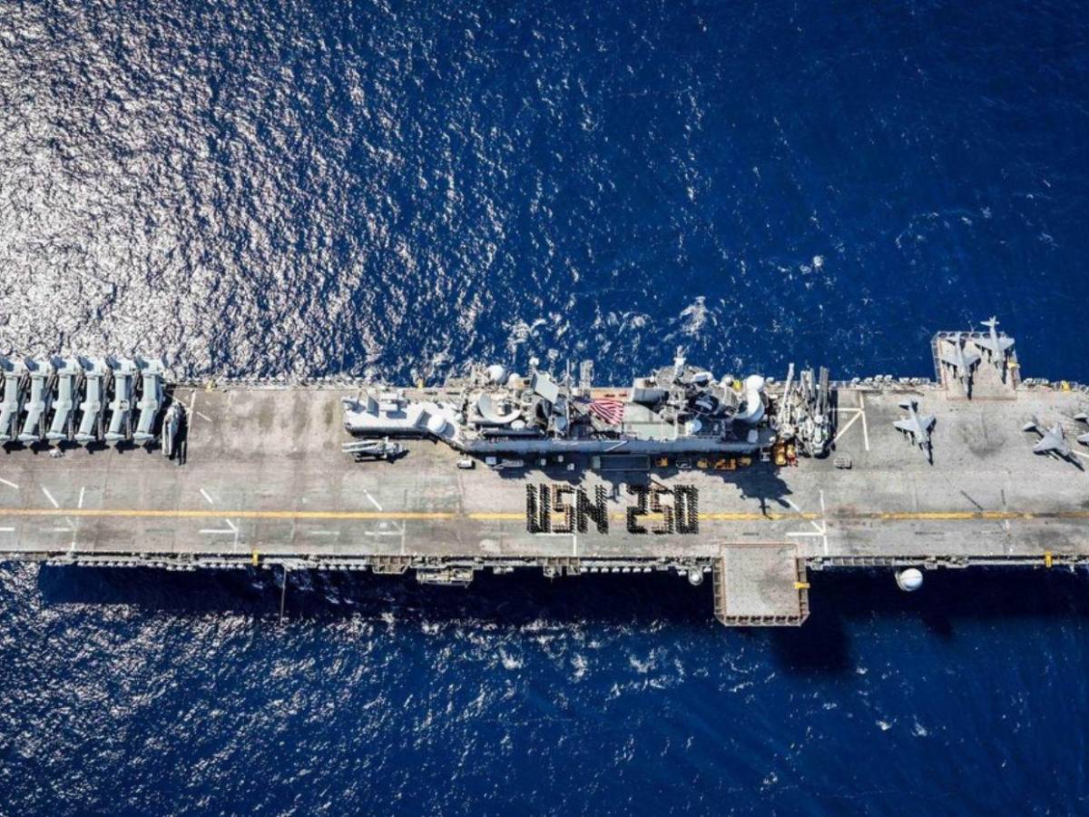 Este es el buque anfibio de guerra que lleva a Nicolás Maduro a Estados Unidos